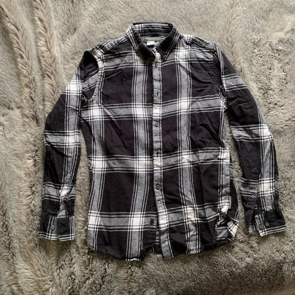 Black and White Flannel - Picture 1 of 3